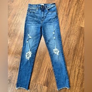 Abercrombie & Fitch Super Skinny Ultra High Rise Skinny Jean
